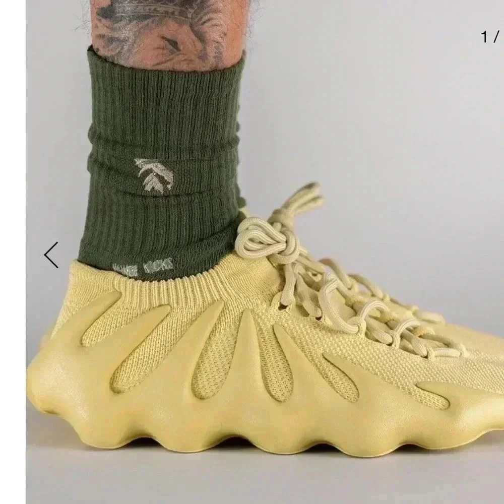 unisex ADIDAS YEEZY
450 GETS A
"SULFUR" in great conditions